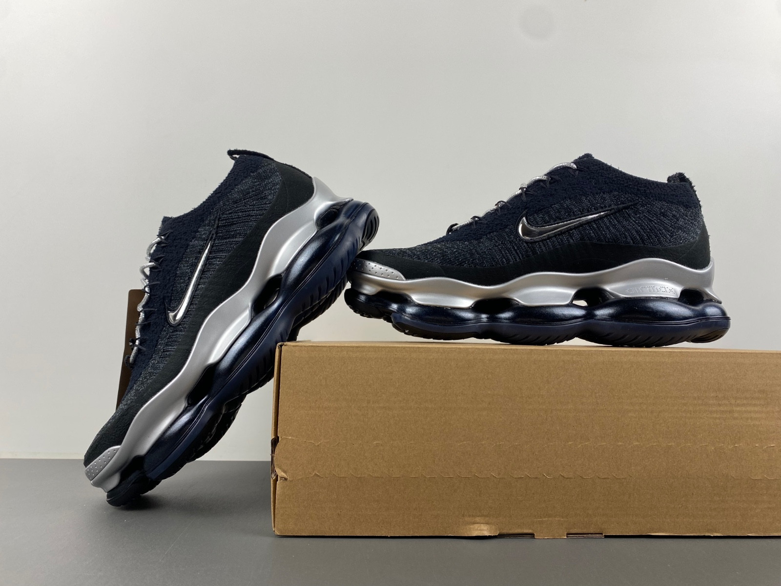 Nike AIR MAX Low-Top Sneakers HJ3487-001