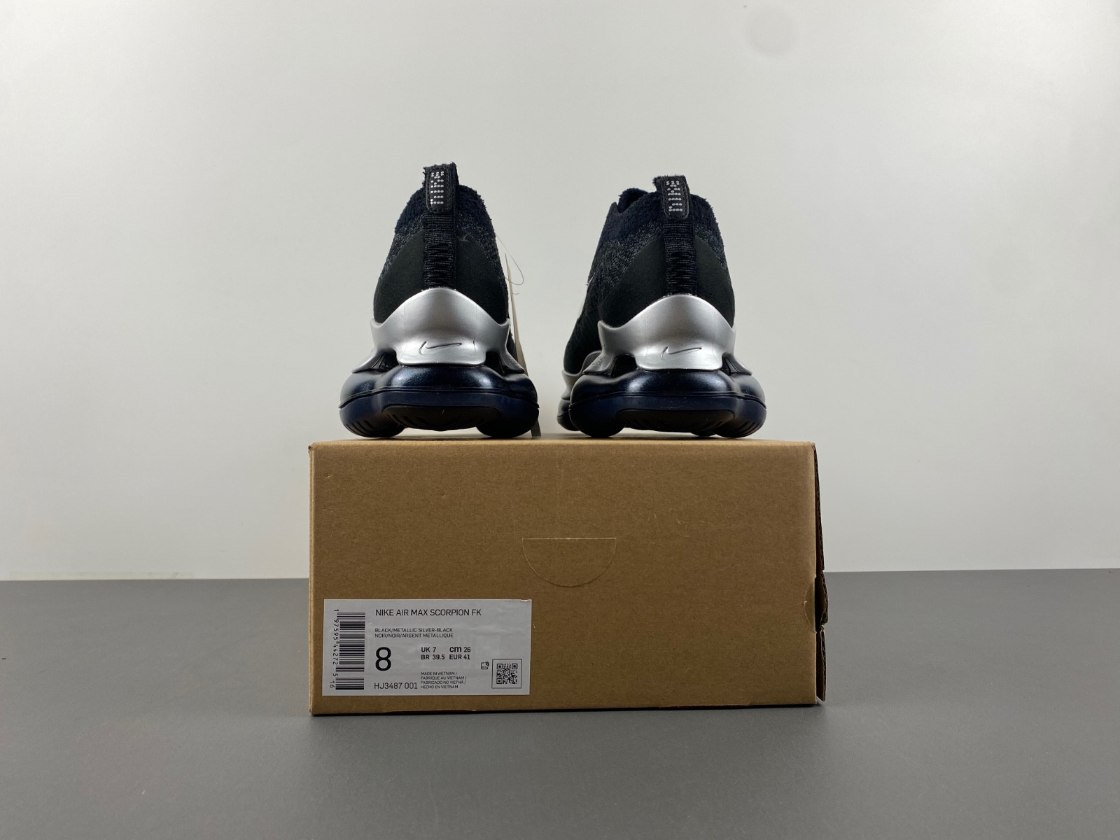Nike AIR MAX Low-Top Sneakers HJ3487-001