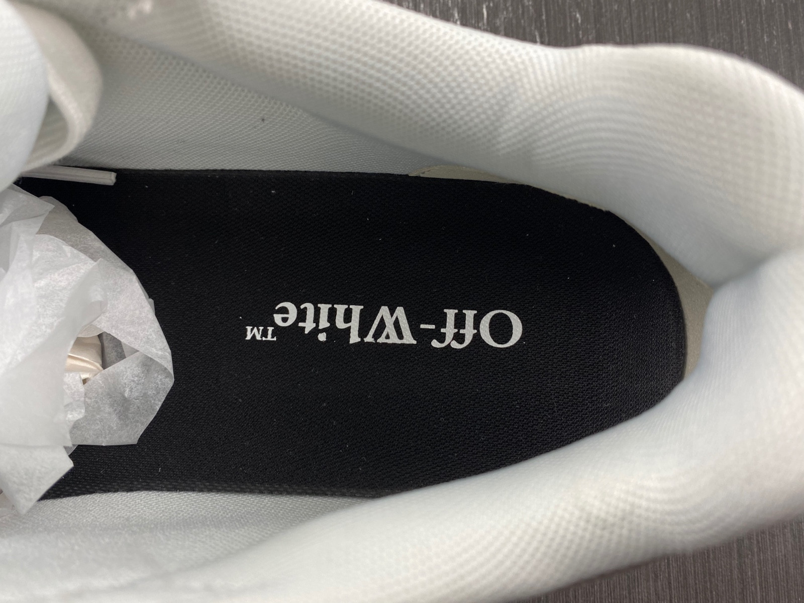 Off-White c/o Virgil Abloh