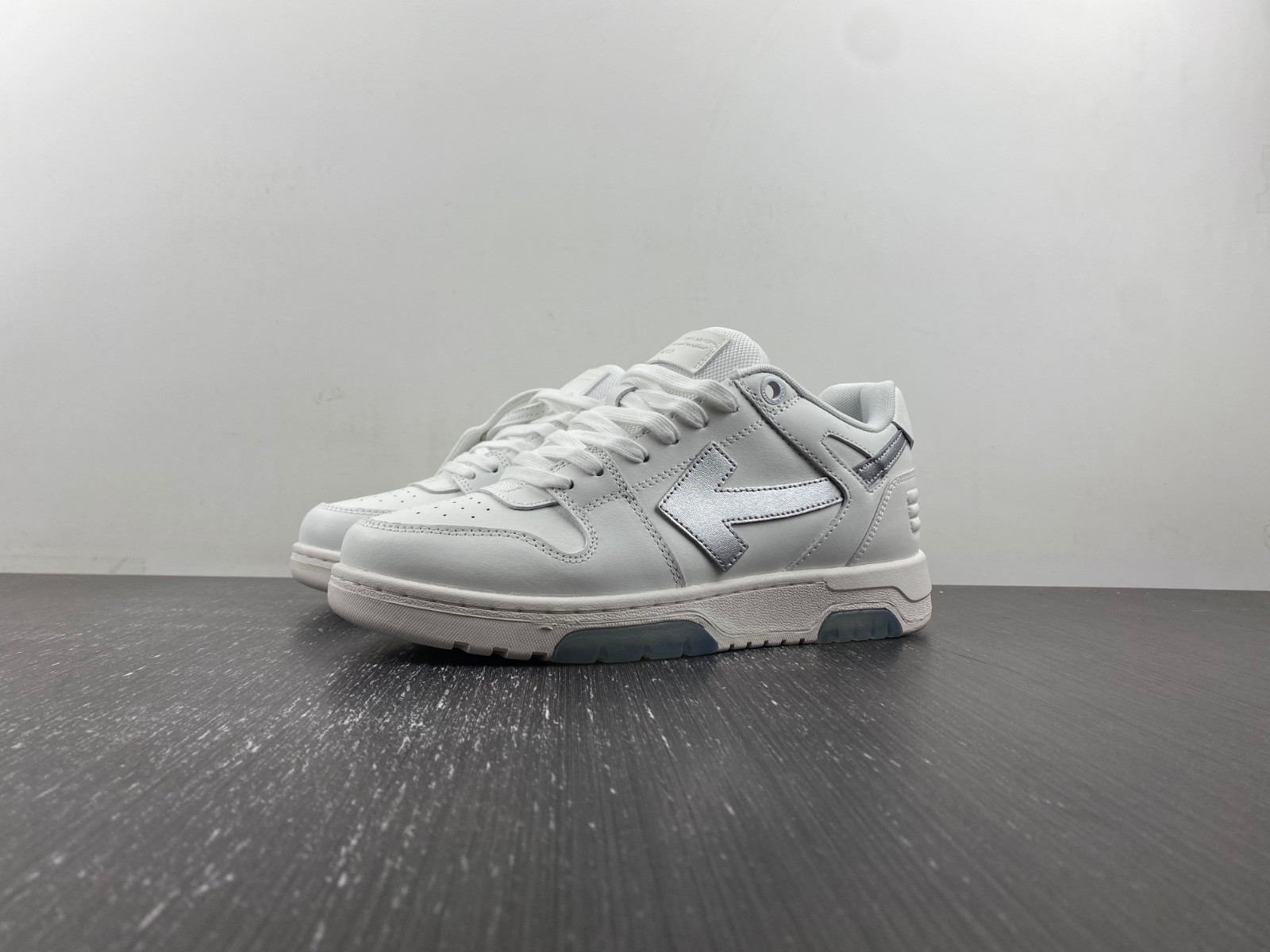 Off-White c/o Virgil Abloh