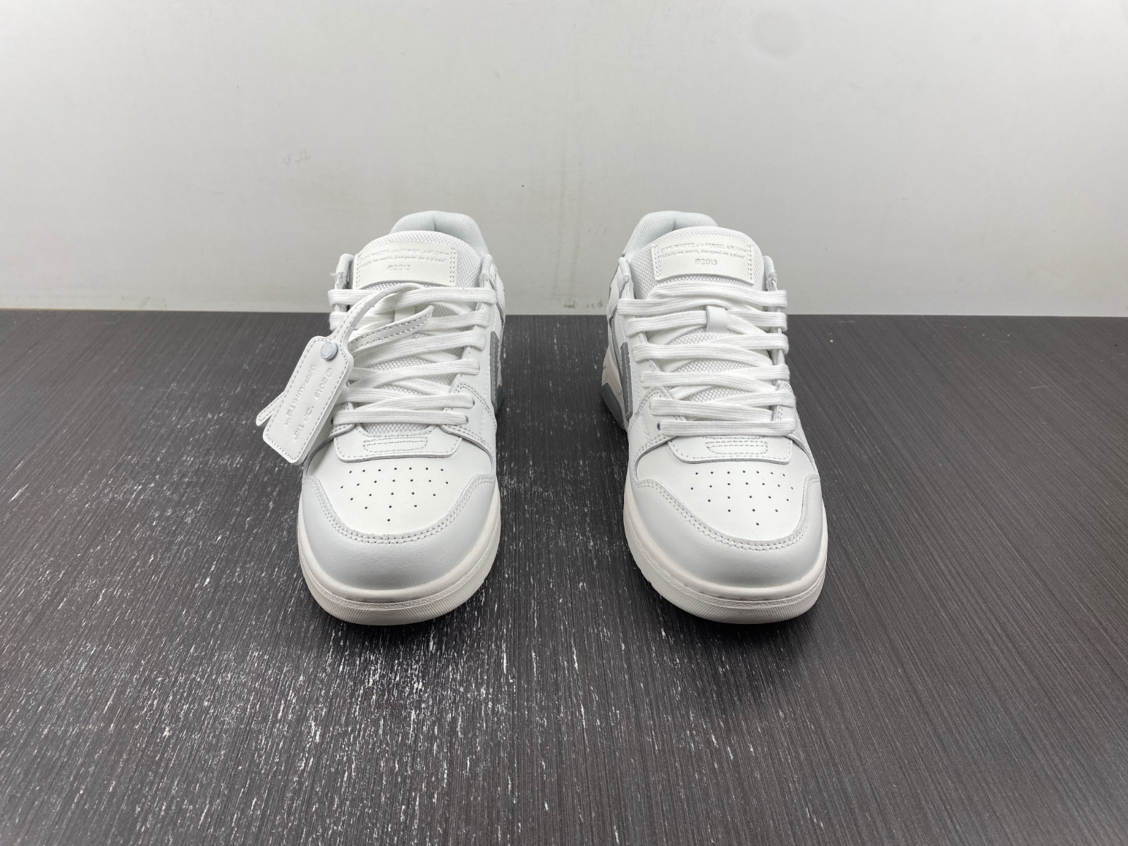 Off-White c/o Virgil Abloh