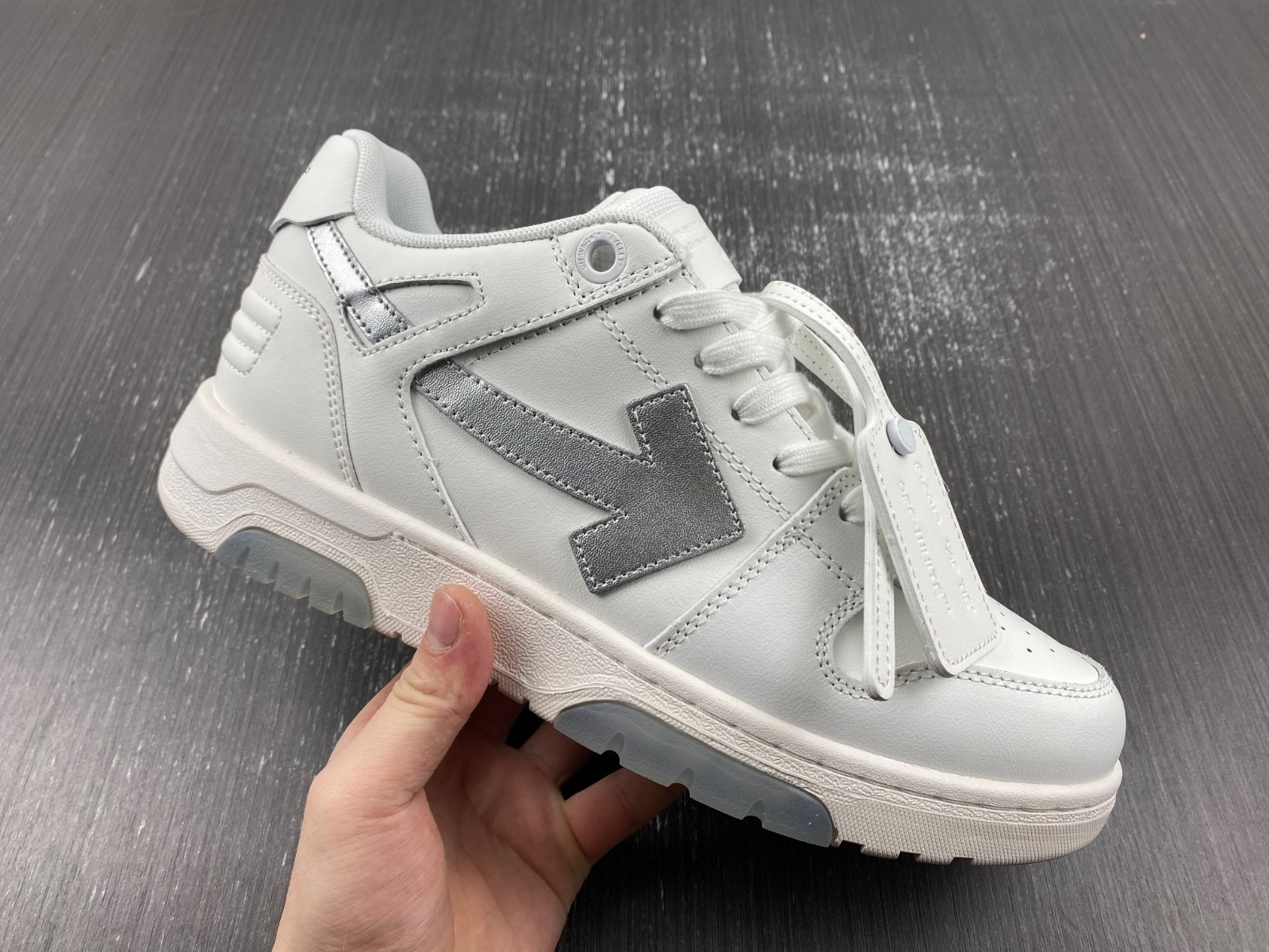 Off-White c/o Virgil Abloh