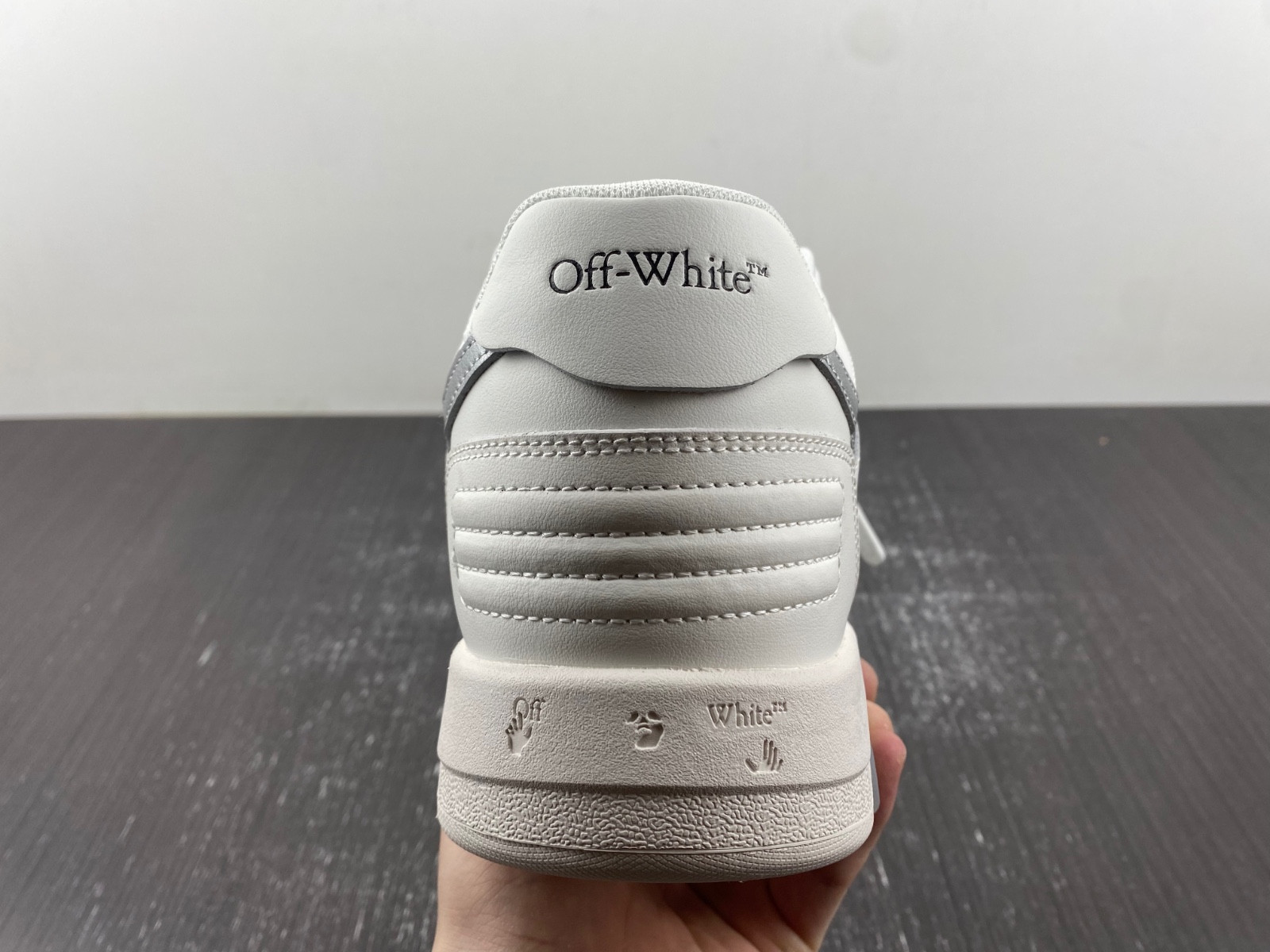 Off-White c/o Virgil Abloh