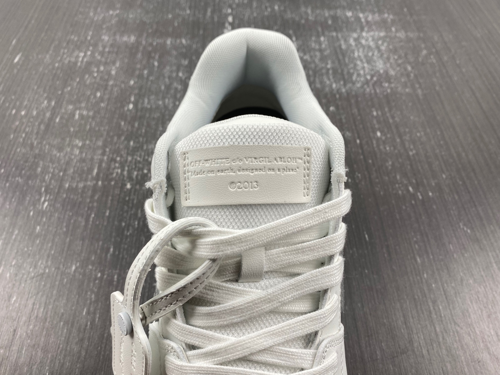 Off-White c/o Virgil Abloh