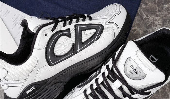 DR B30 SNEAKER