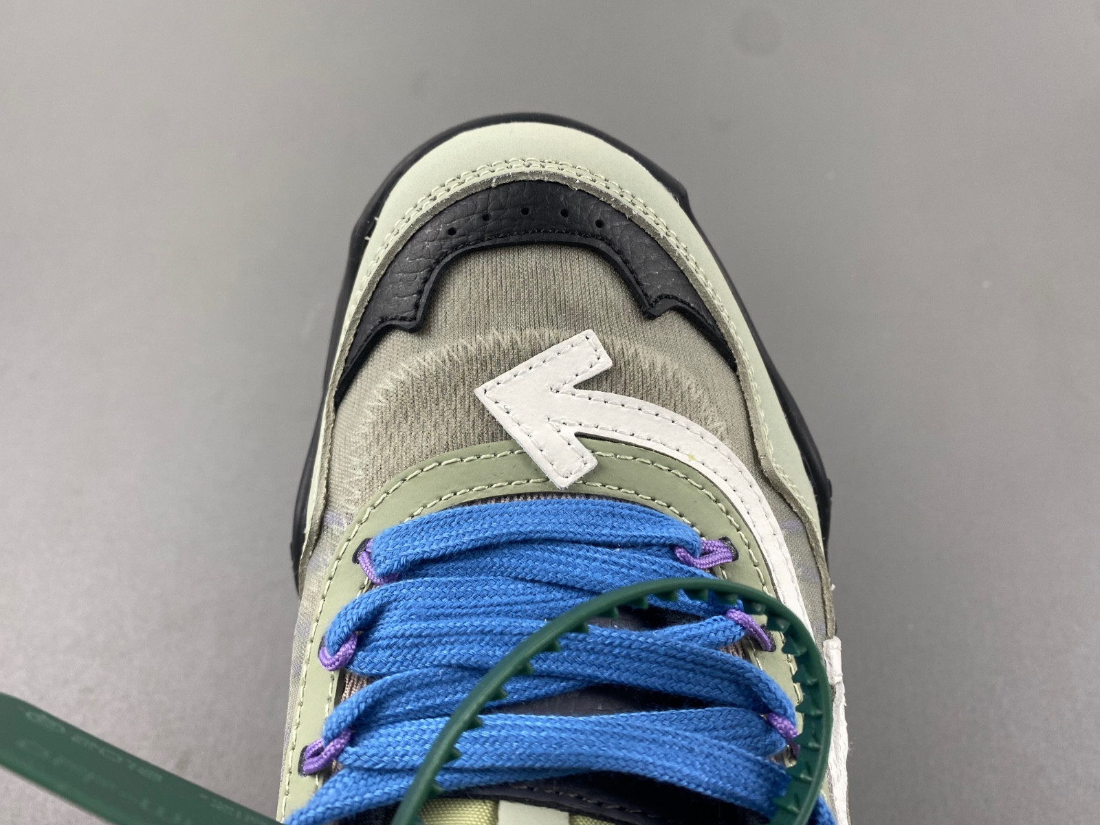 OW C/O ODSY-1000 SPORTS SHOES