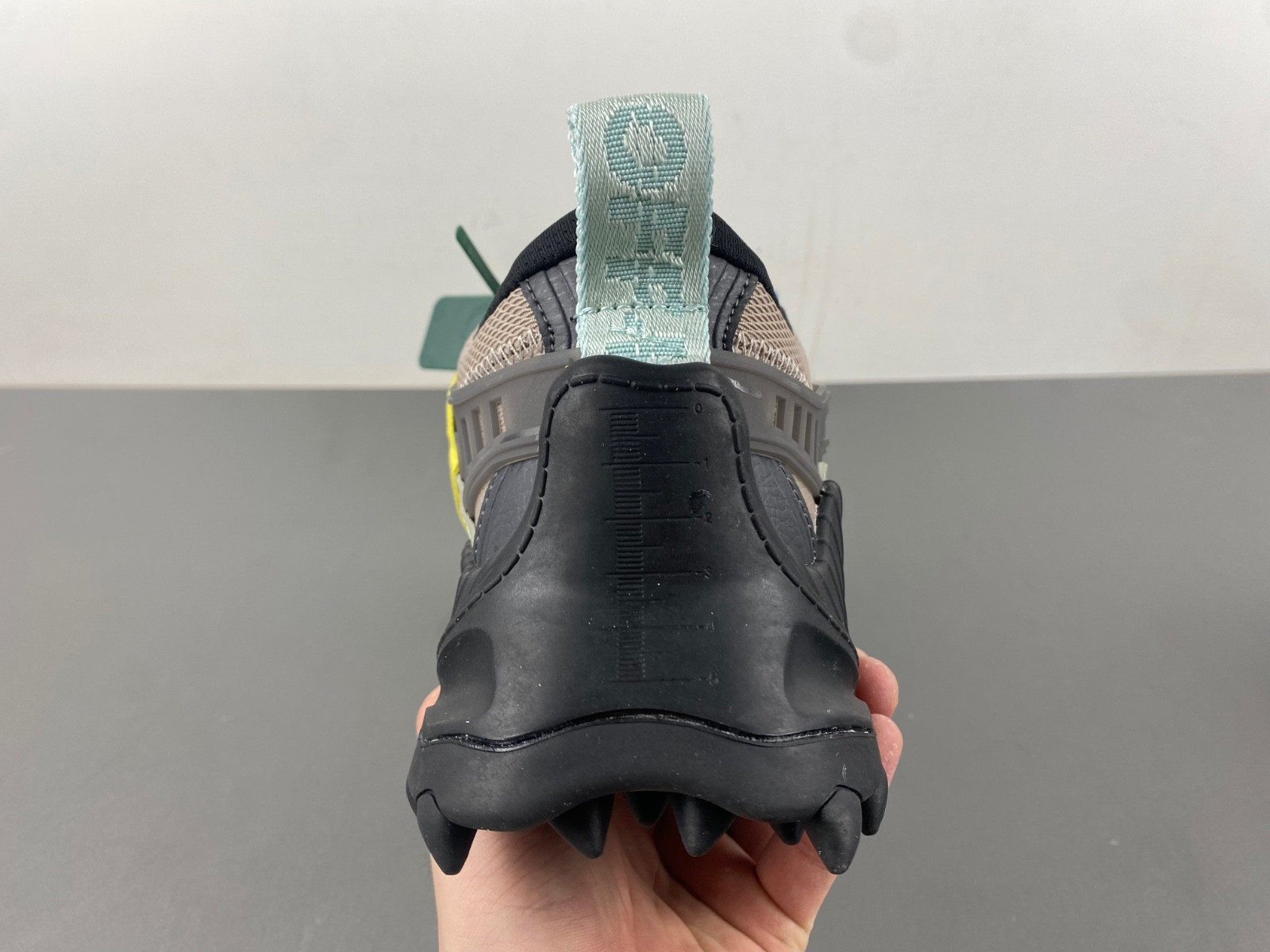 OW C/O ODSY-1000 SPORTS SHOES