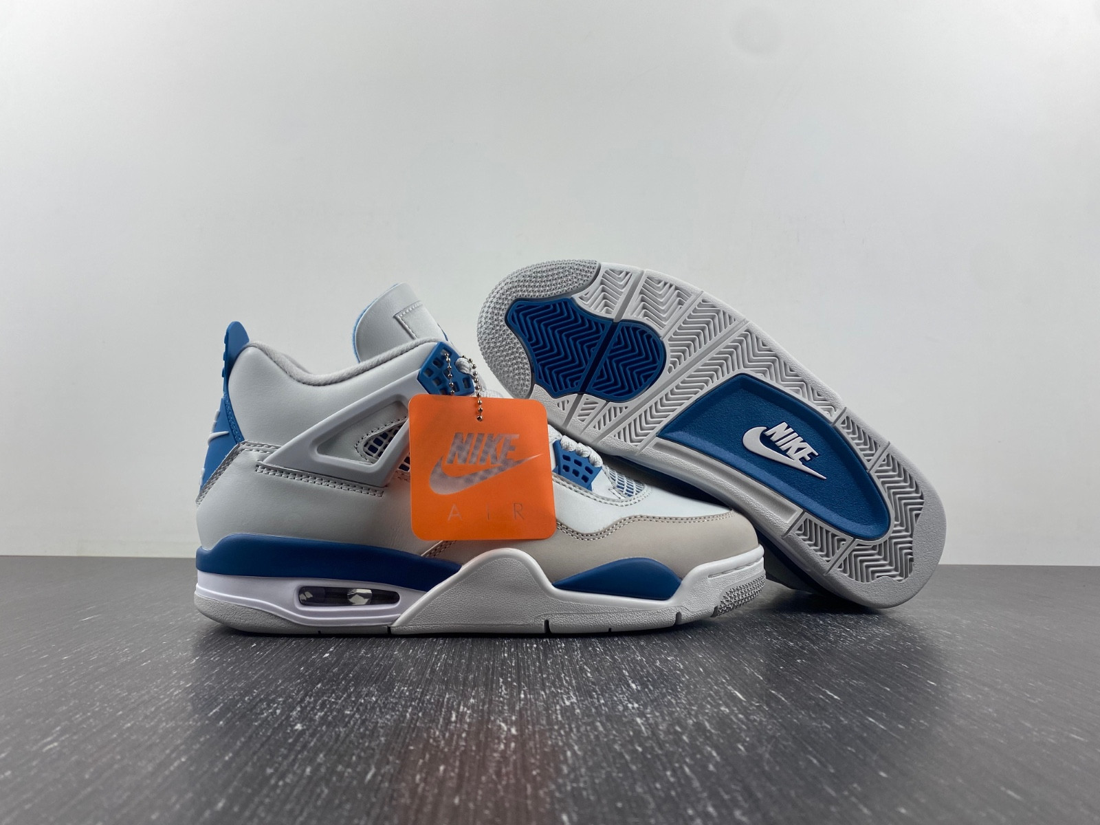 Air Jordan 4 Retro