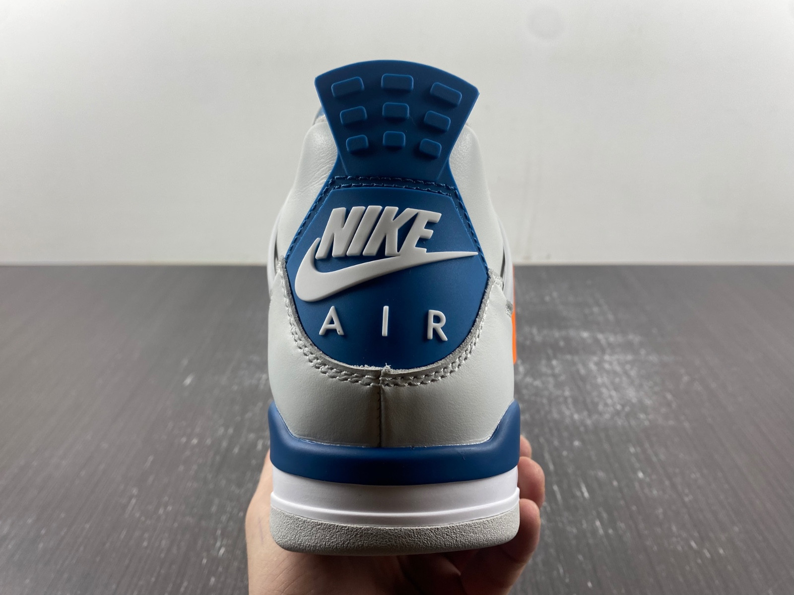 Air Jordan 4 Retro