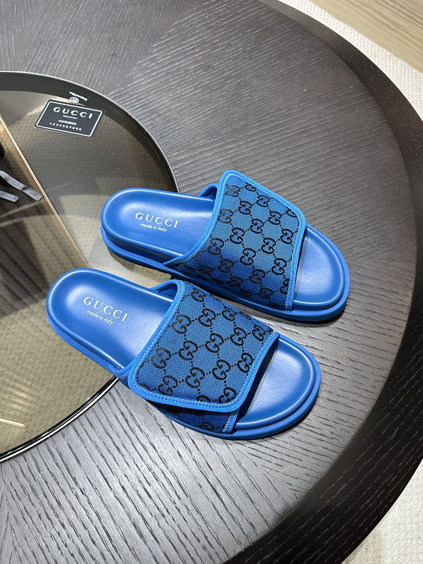 GUC LEATHER SLIDE