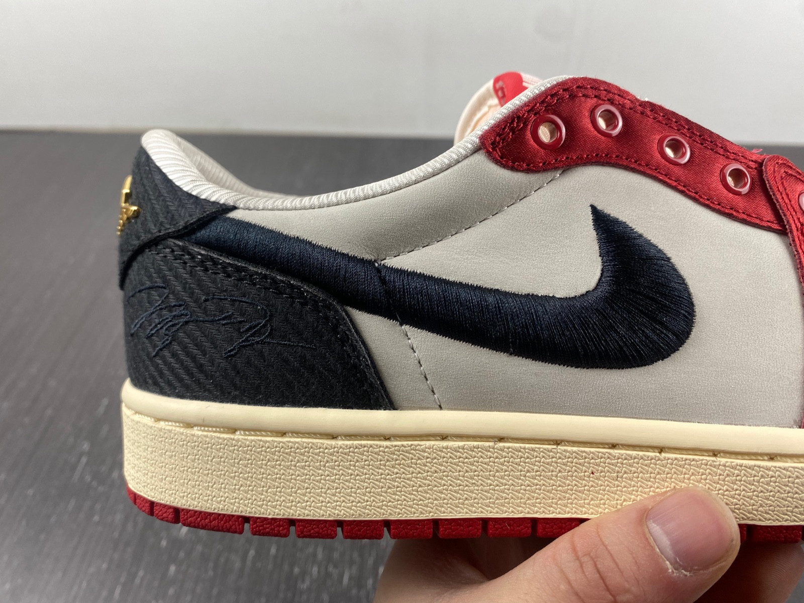 Jordan 1 Retro Low OG Trophy Room Away FN0432-100