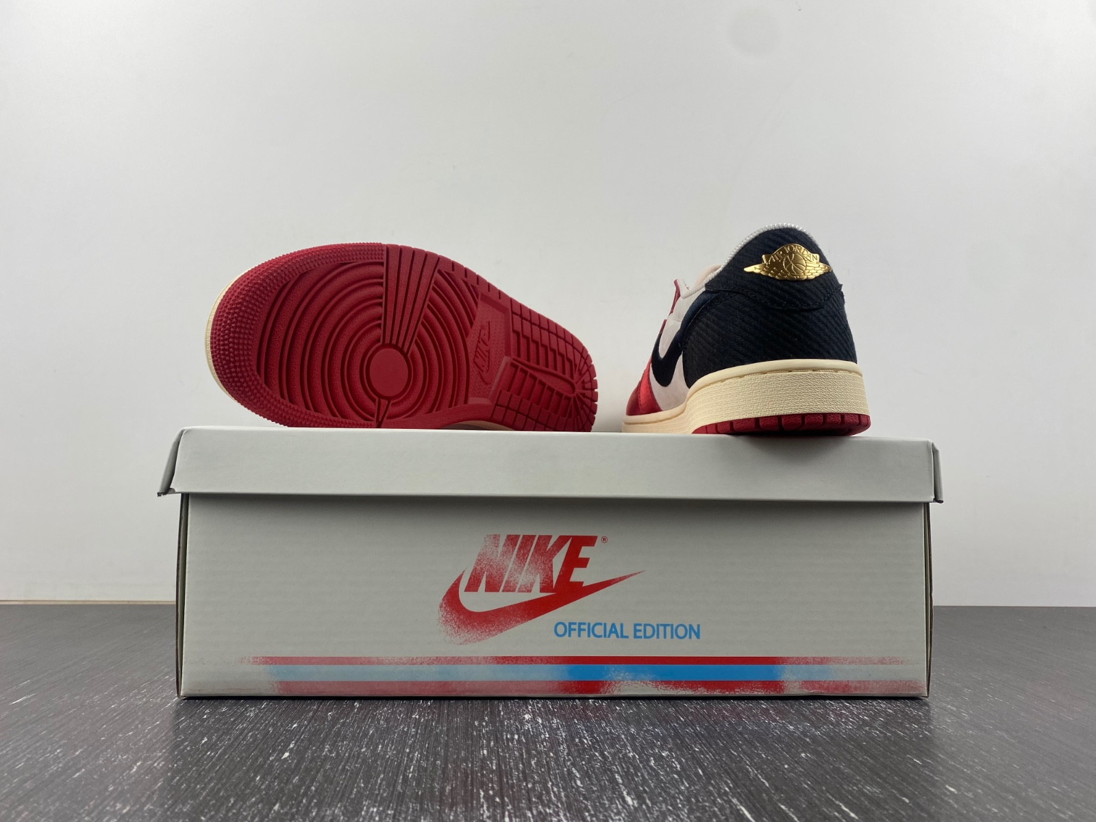 Jordan 1 Retro Low OG Trophy Room Away FN0432-100