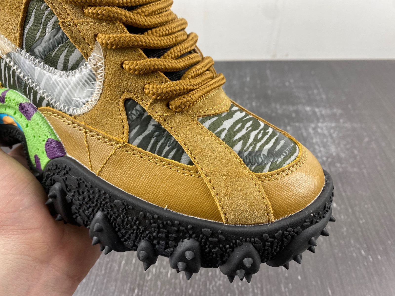 Off-White c/o Virgil Abloh