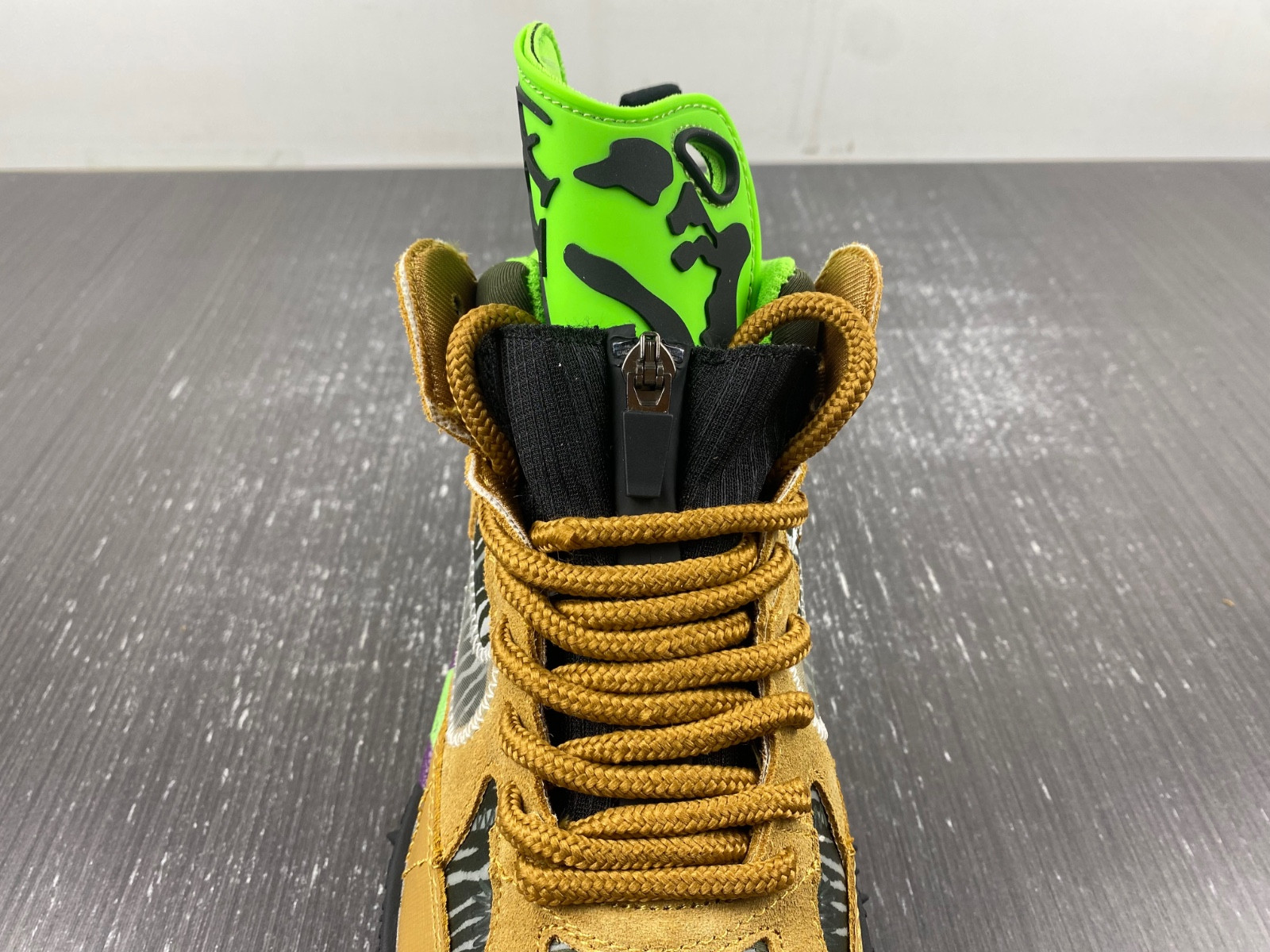 Off-White c/o Virgil Abloh