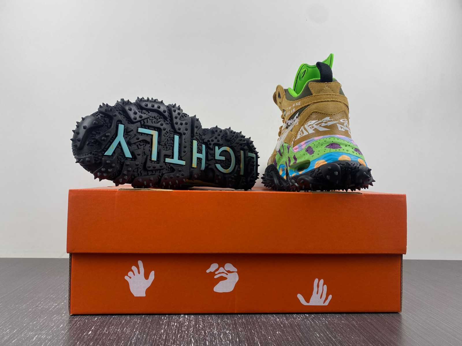Off-White c/o Virgil Abloh