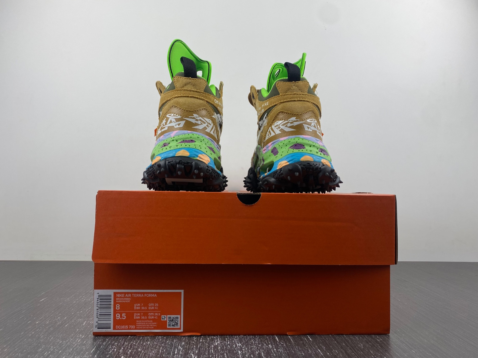 Off-White c/o Virgil Abloh