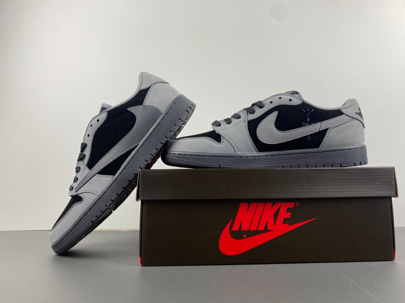 Travis Scott x Air Jordan 1 Low OG DM7866-775