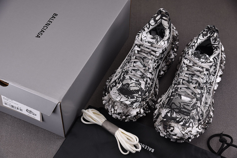 Ba*len*cia*ga bouncer chunky-sole sneakers