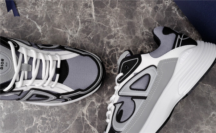 DR B30 SNEAKER