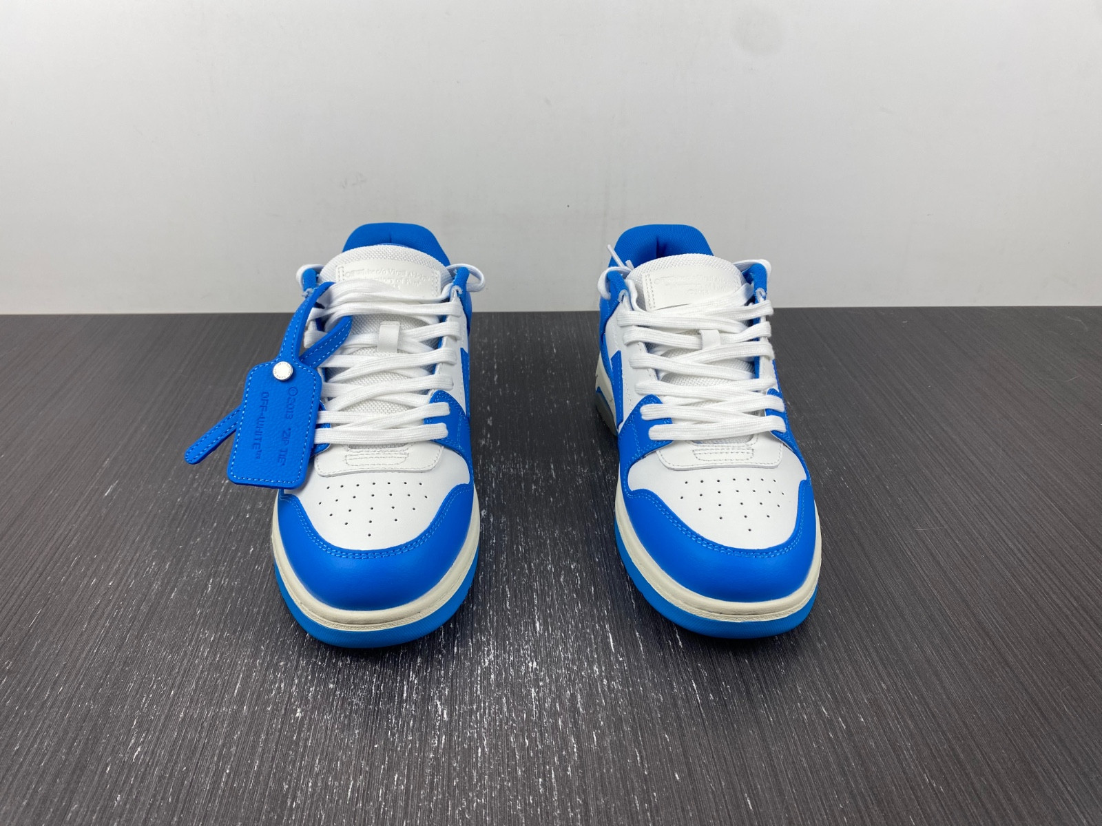 Off-White c/o Virgil Abloh