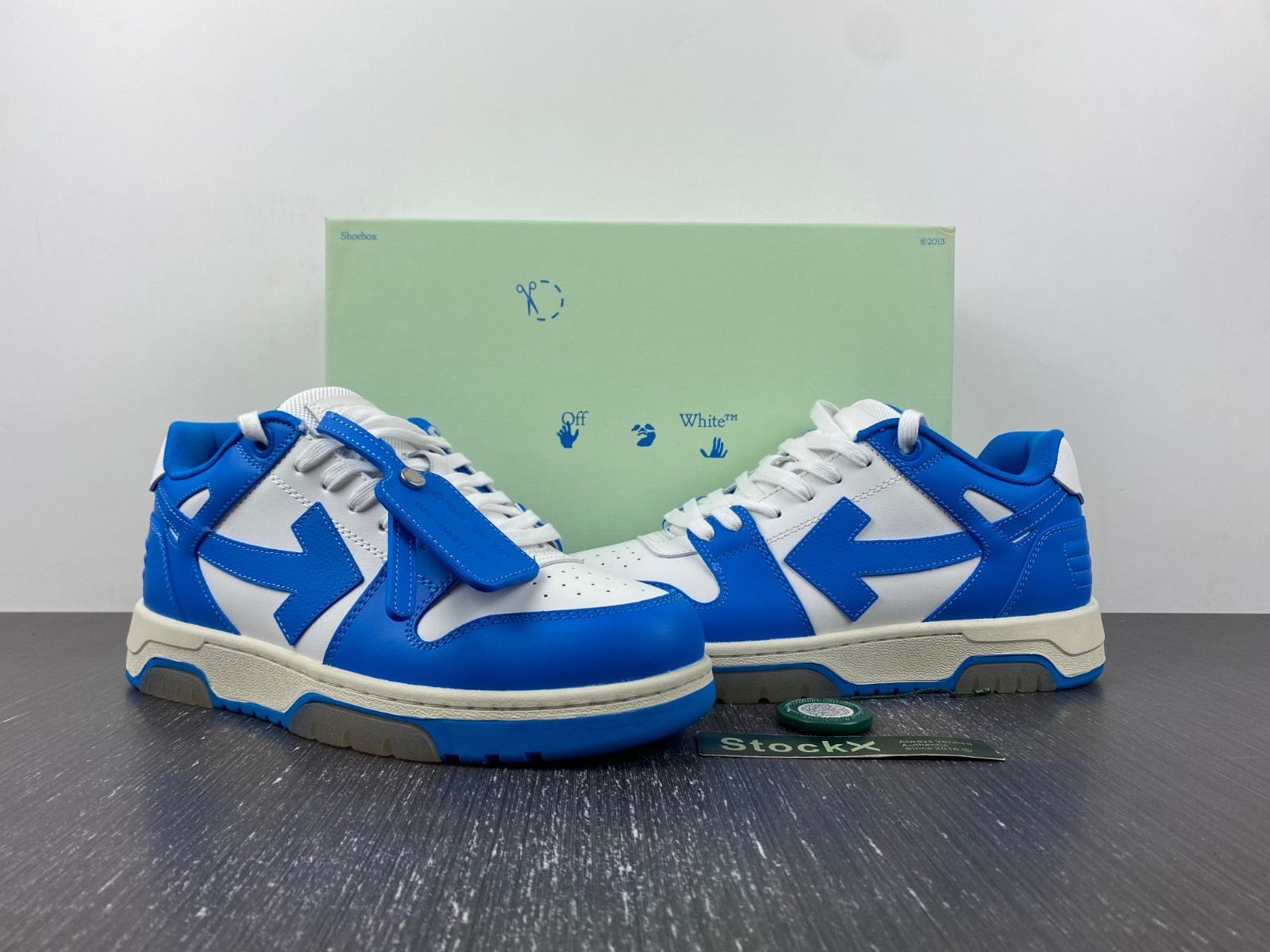 Off-White c/o Virgil Abloh