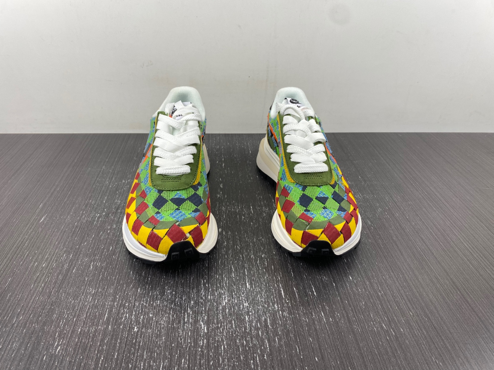 Nike LDVaporwaffle Mix / sacai Low “Green Gusto” DR5209-300