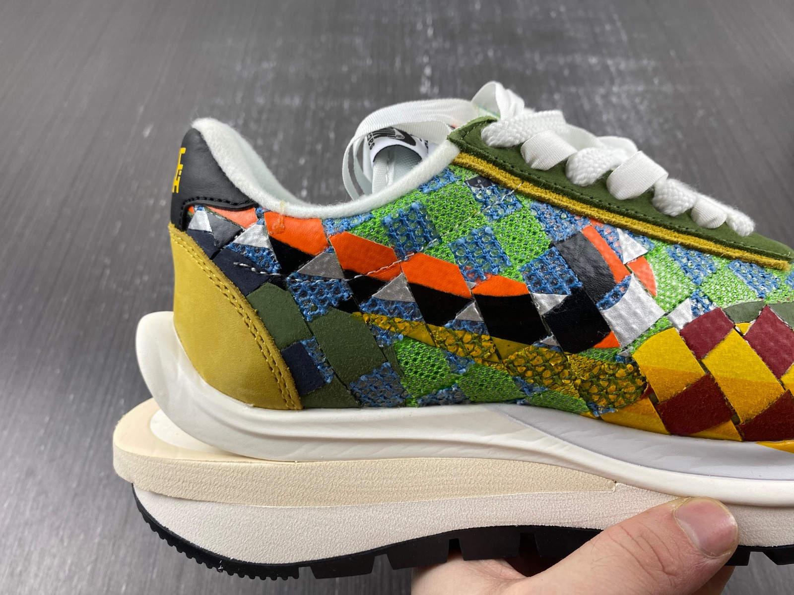 Nike LDVaporwaffle Mix / sacai Low “Green Gusto” DR5209-300