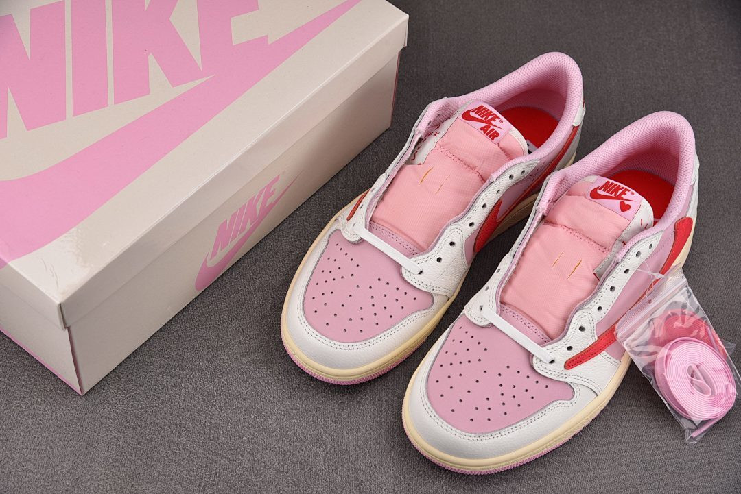 Air Jordan 1 Retro Low OG SP Travis Scott Shy Pink IQ7604-101