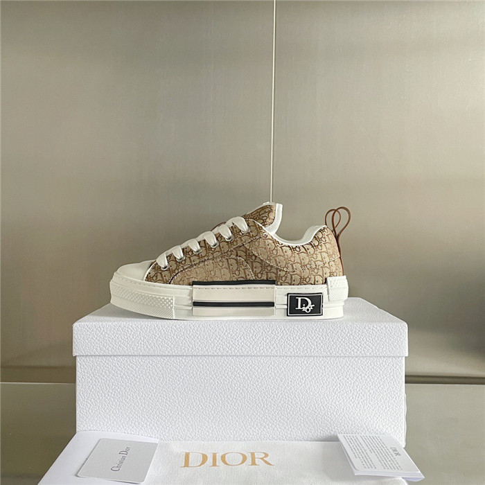 B23 SKATER SNEAKER