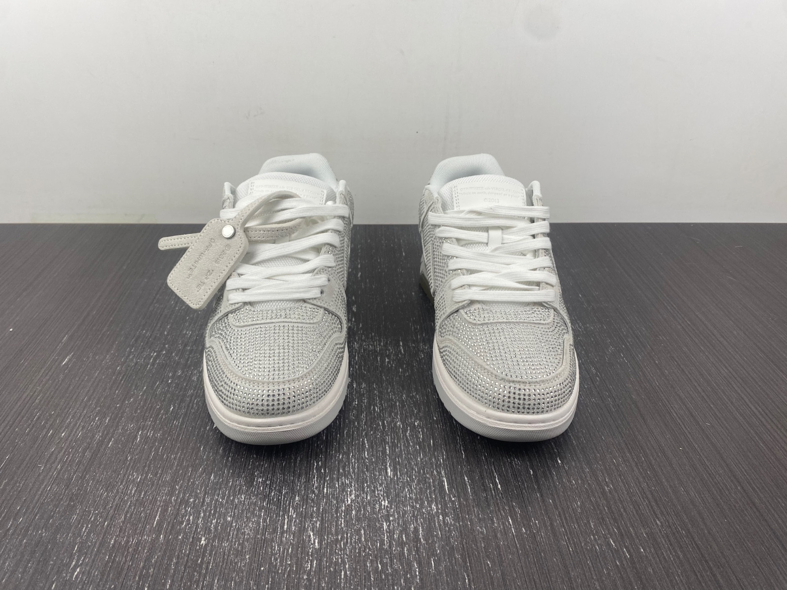 Off-White c/o Virgil Abloh
