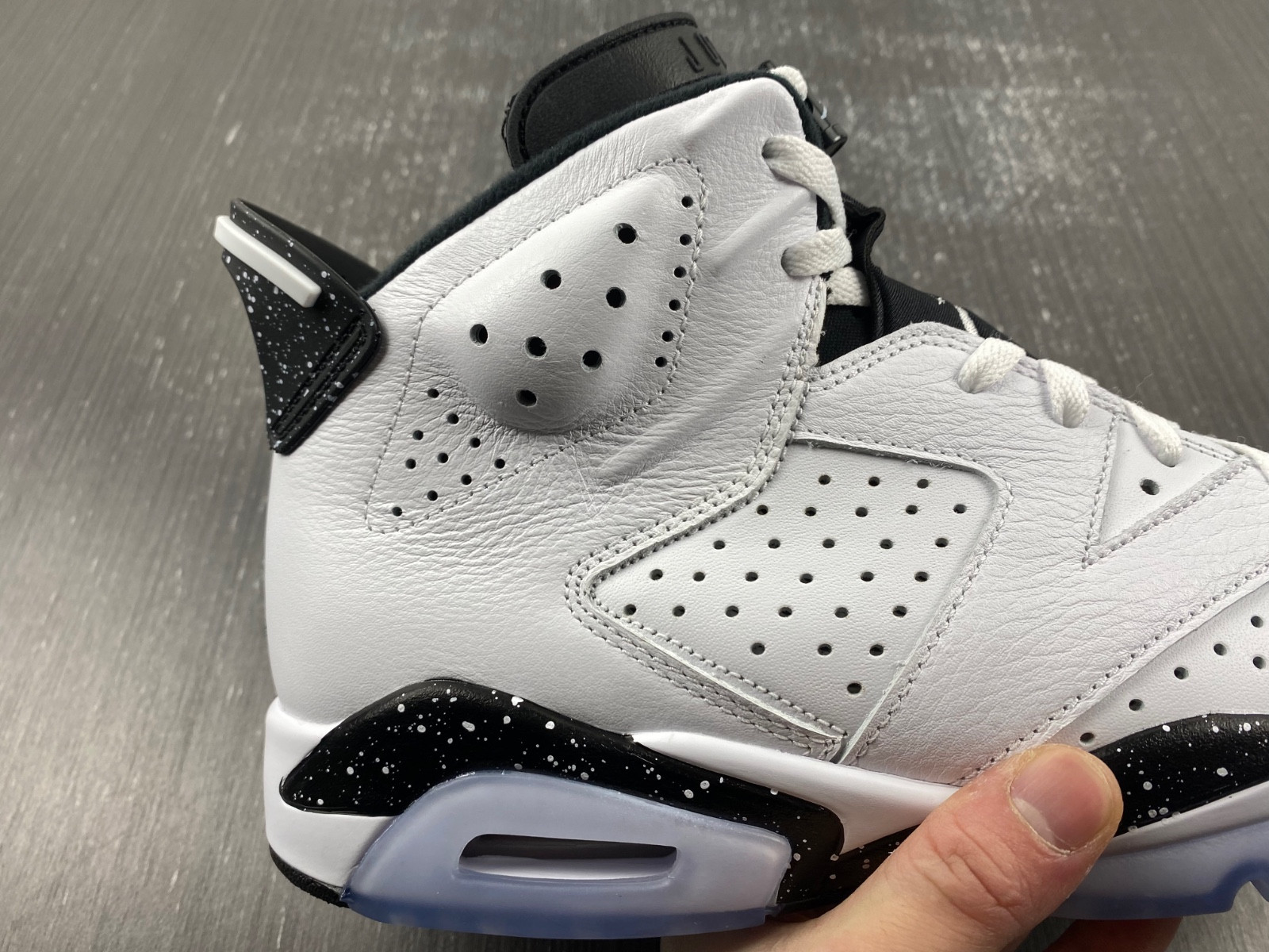 Air Jordan 6 "Reverse Oreo" CT8529-112