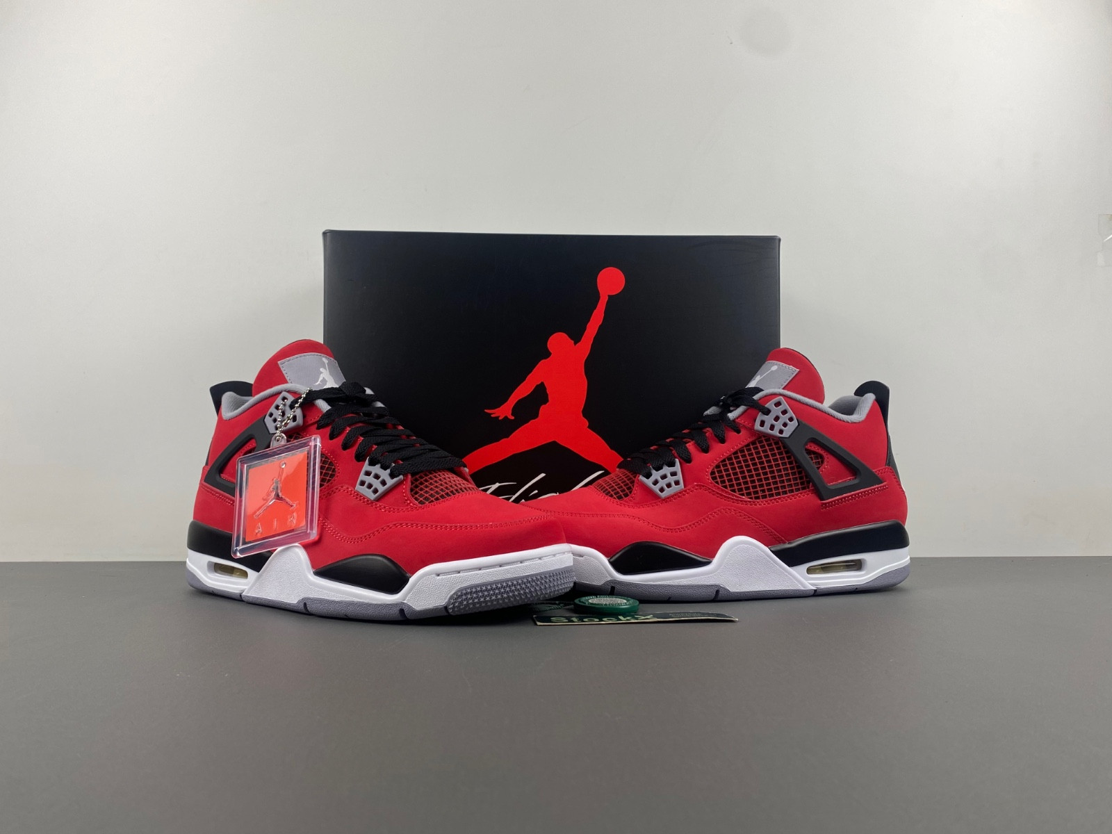 Air Jordan 4 Retro
