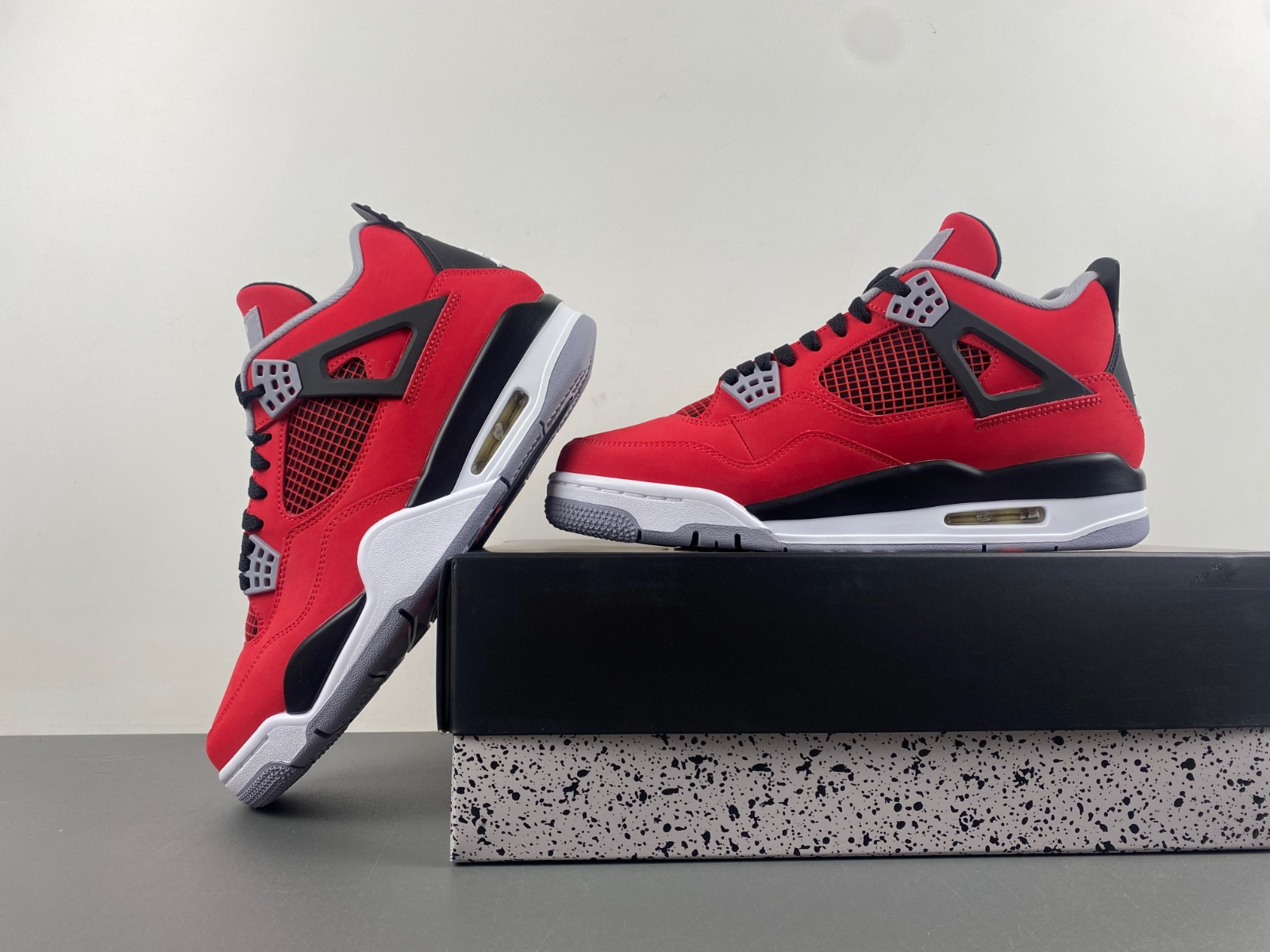 Air Jordan 4 Retro