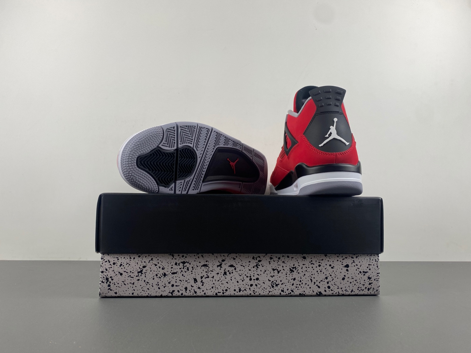 Air Jordan 4 Retro