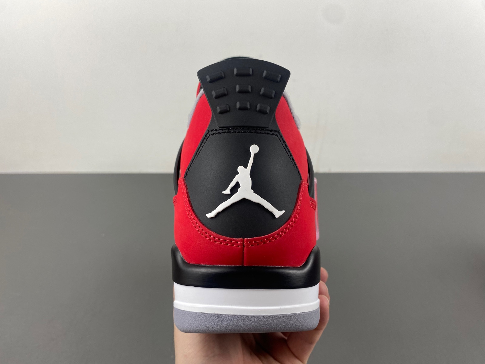 Air Jordan 4 Retro