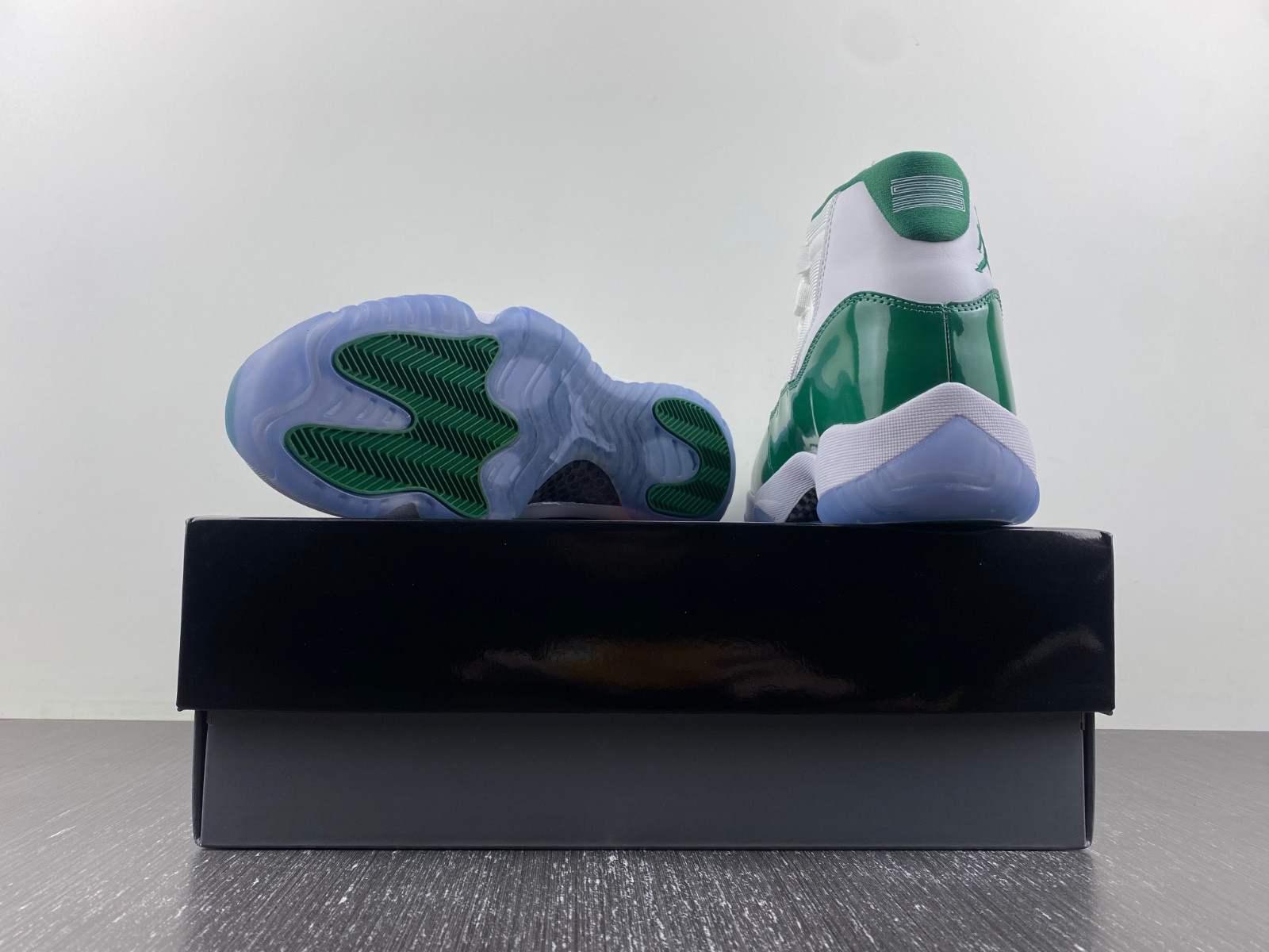 Air Jordan 11 Retro Low CT8012-113