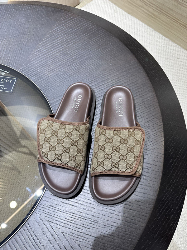 GUC LEATHER SLIDE