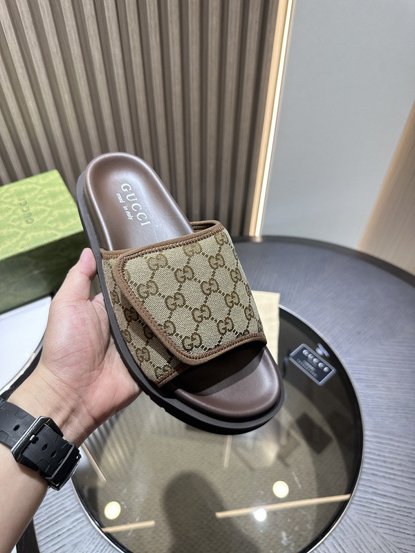 GUC LEATHER SLIDE