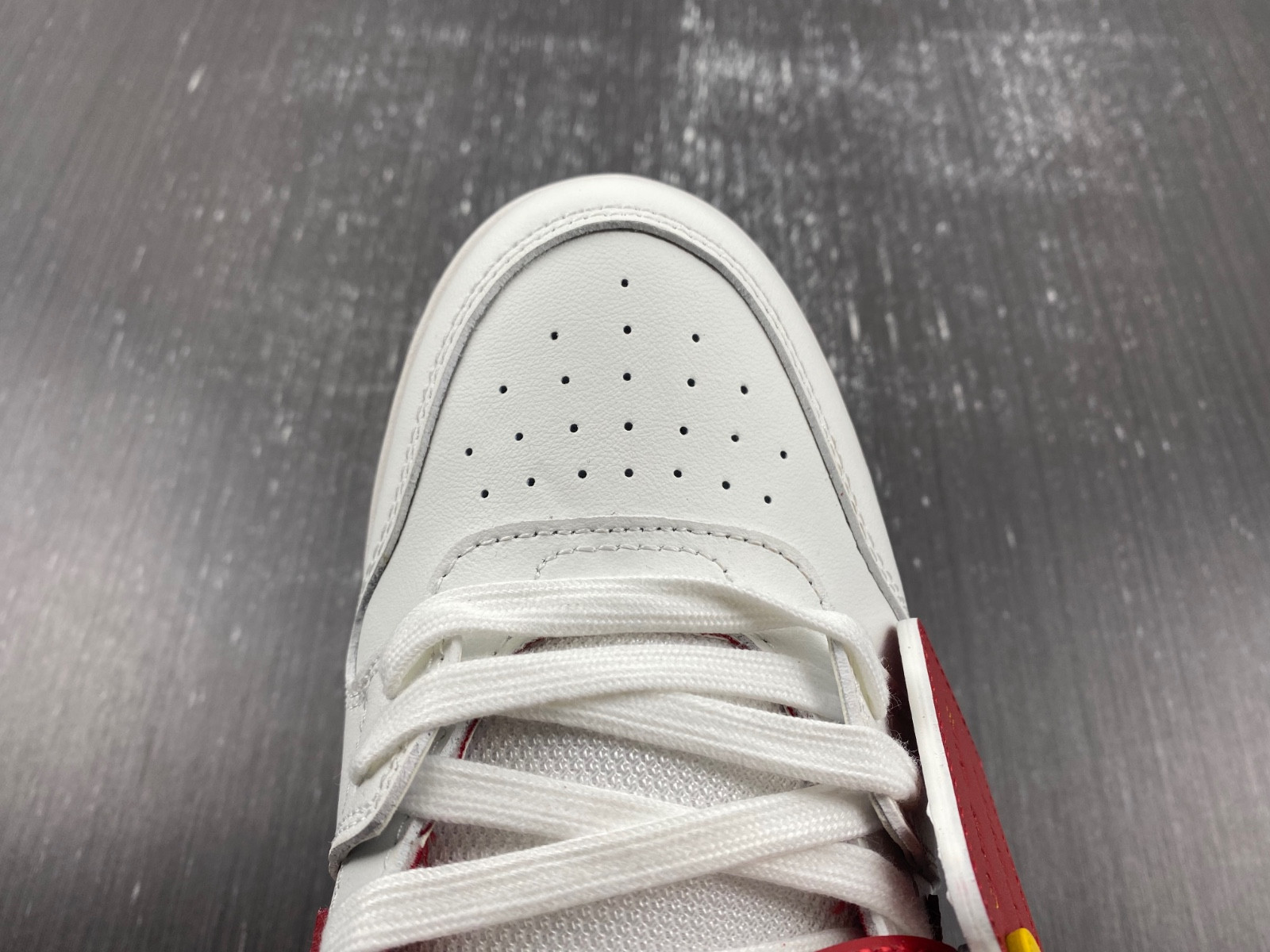 Off-White c/o Virgil Abloh