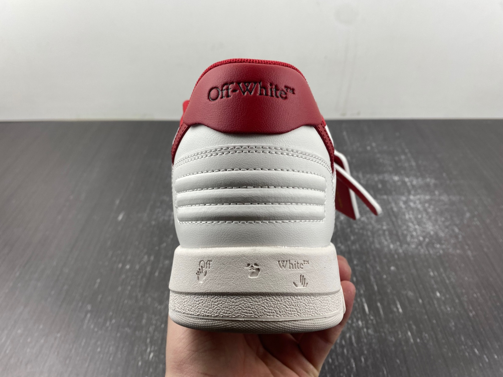 Off-White c/o Virgil Abloh