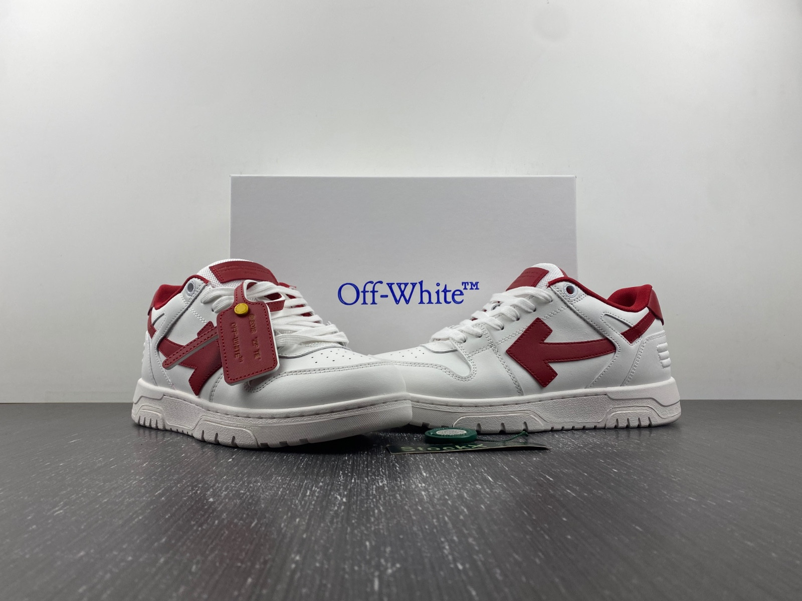 Off-White c/o Virgil Abloh