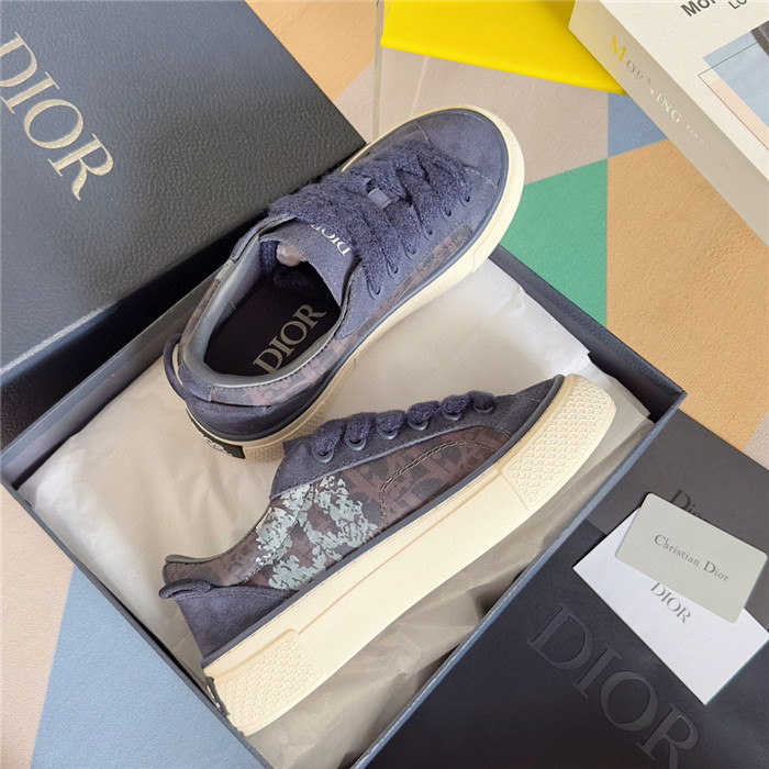 DR B33 SNEAKER