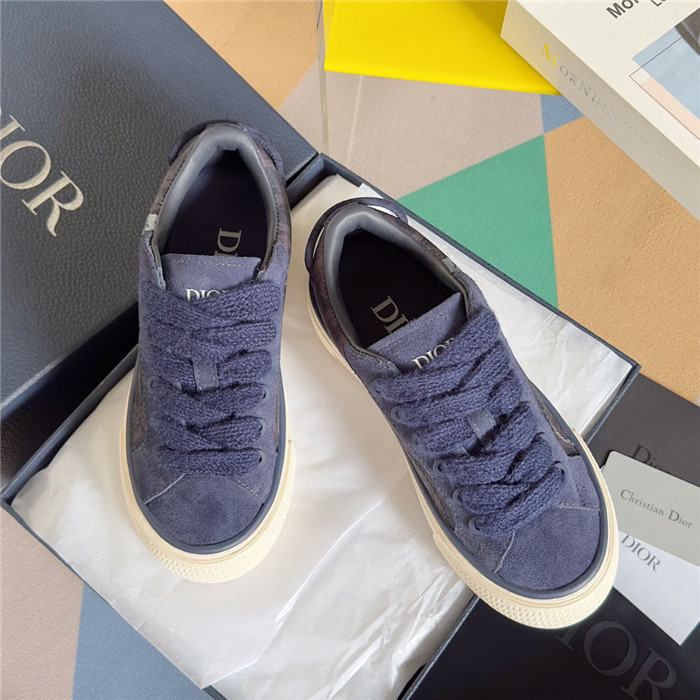 DR B33 SNEAKER