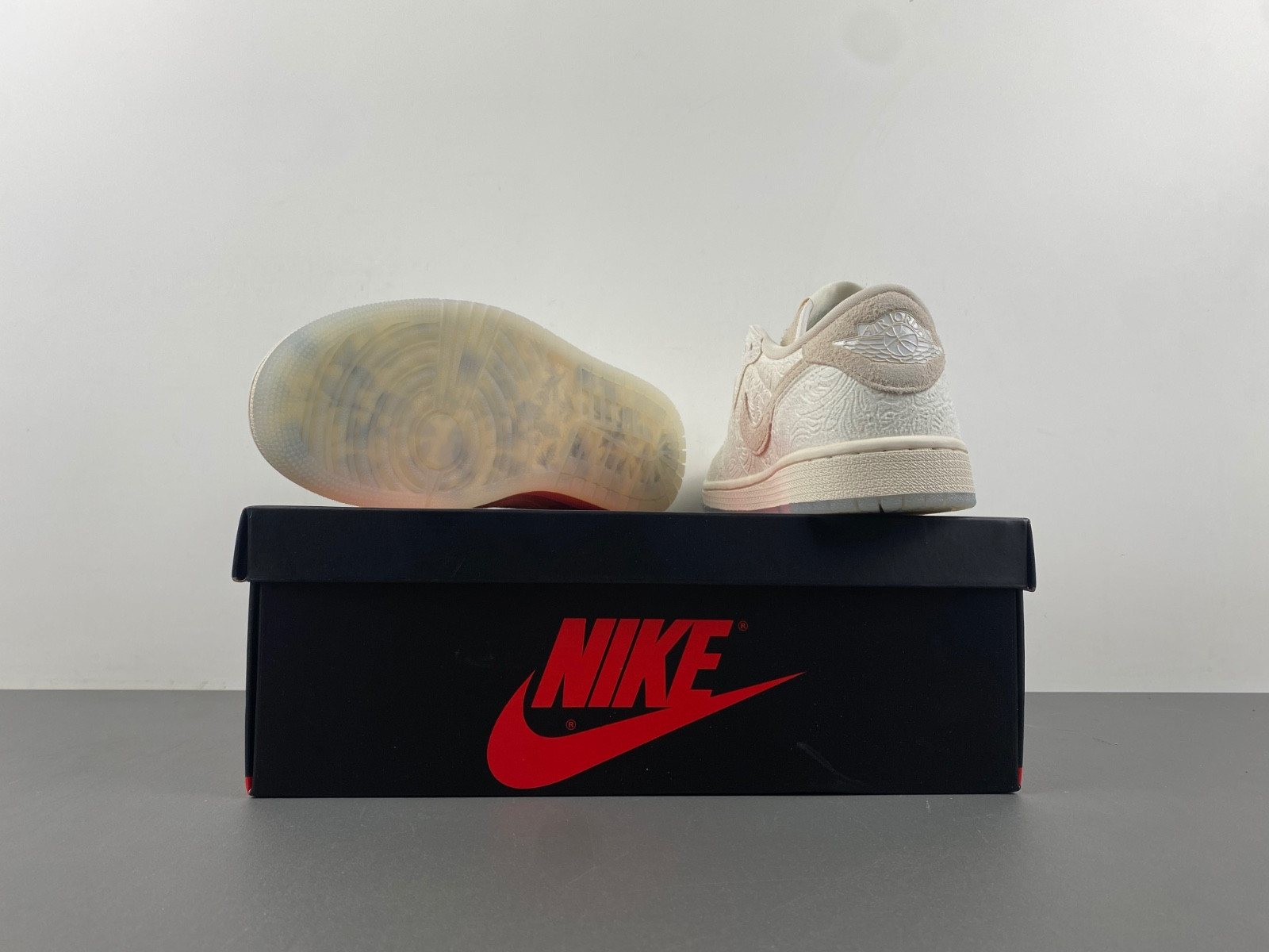 Chris Paul Air Jordan 1 Low OG FZ0455-200