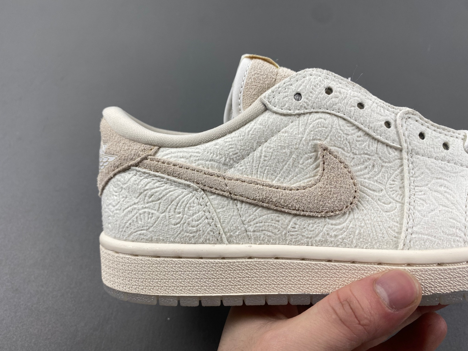 Chris Paul Air Jordan 1 Low OG FZ0455-200