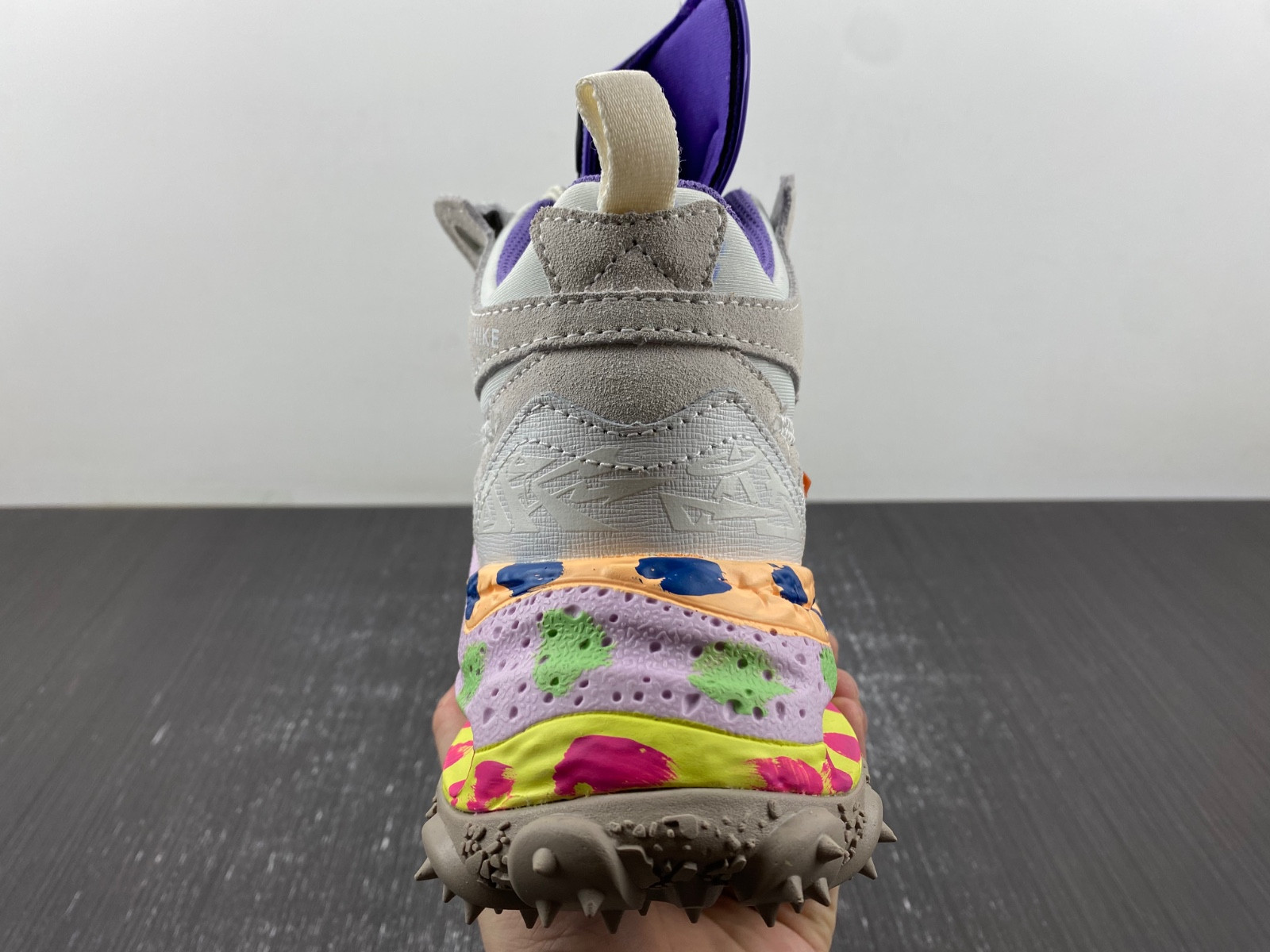 Off-White c/o Virgil Abloh