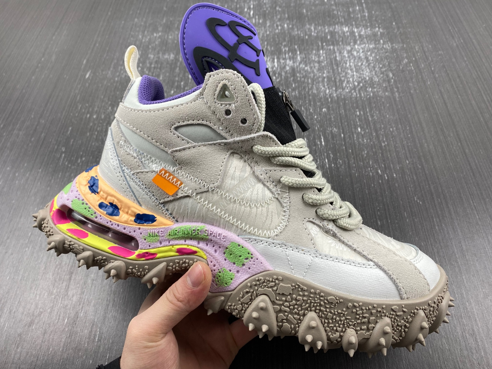 Off-White c/o Virgil Abloh