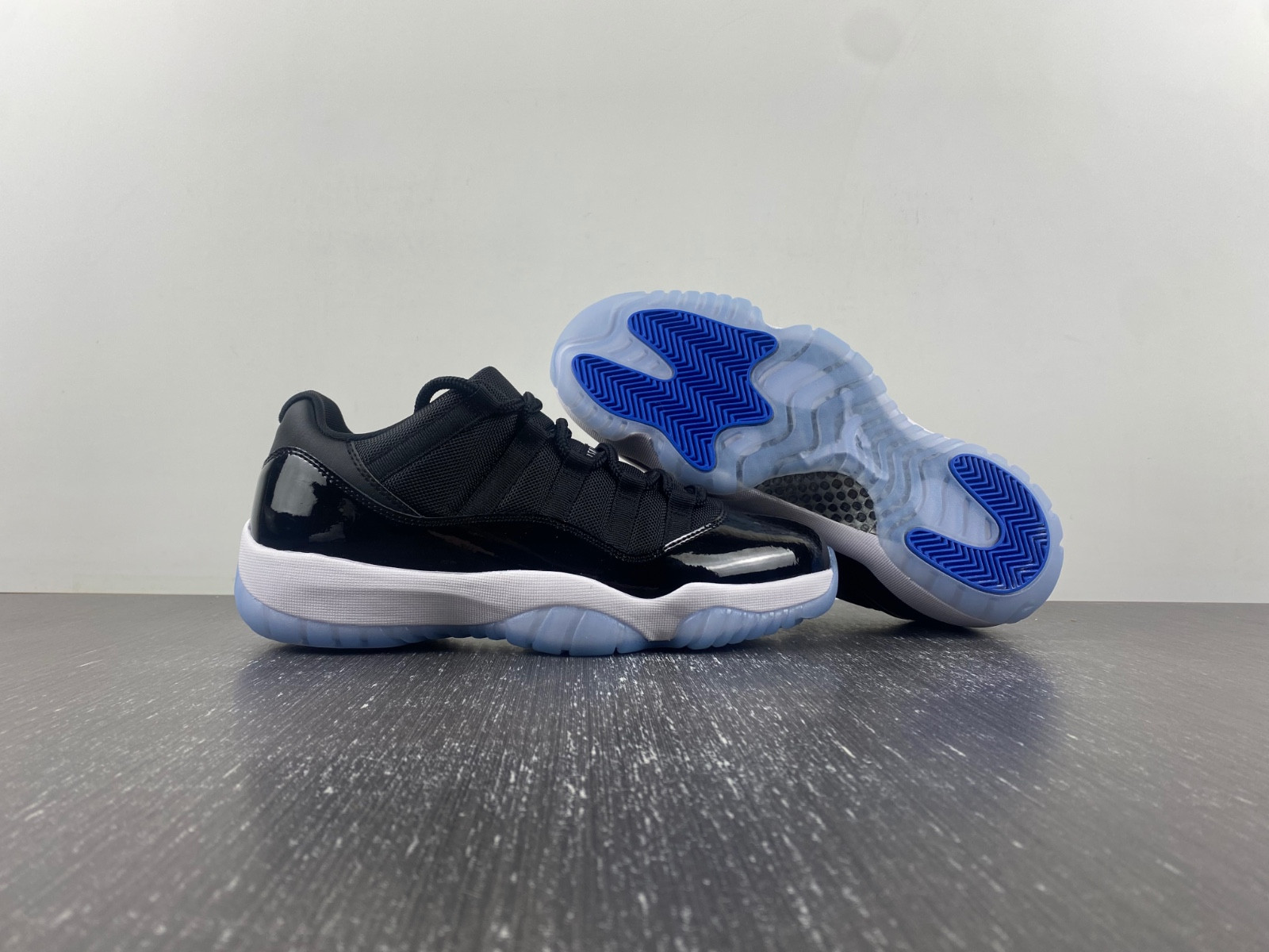 Air Jordan 11 Low