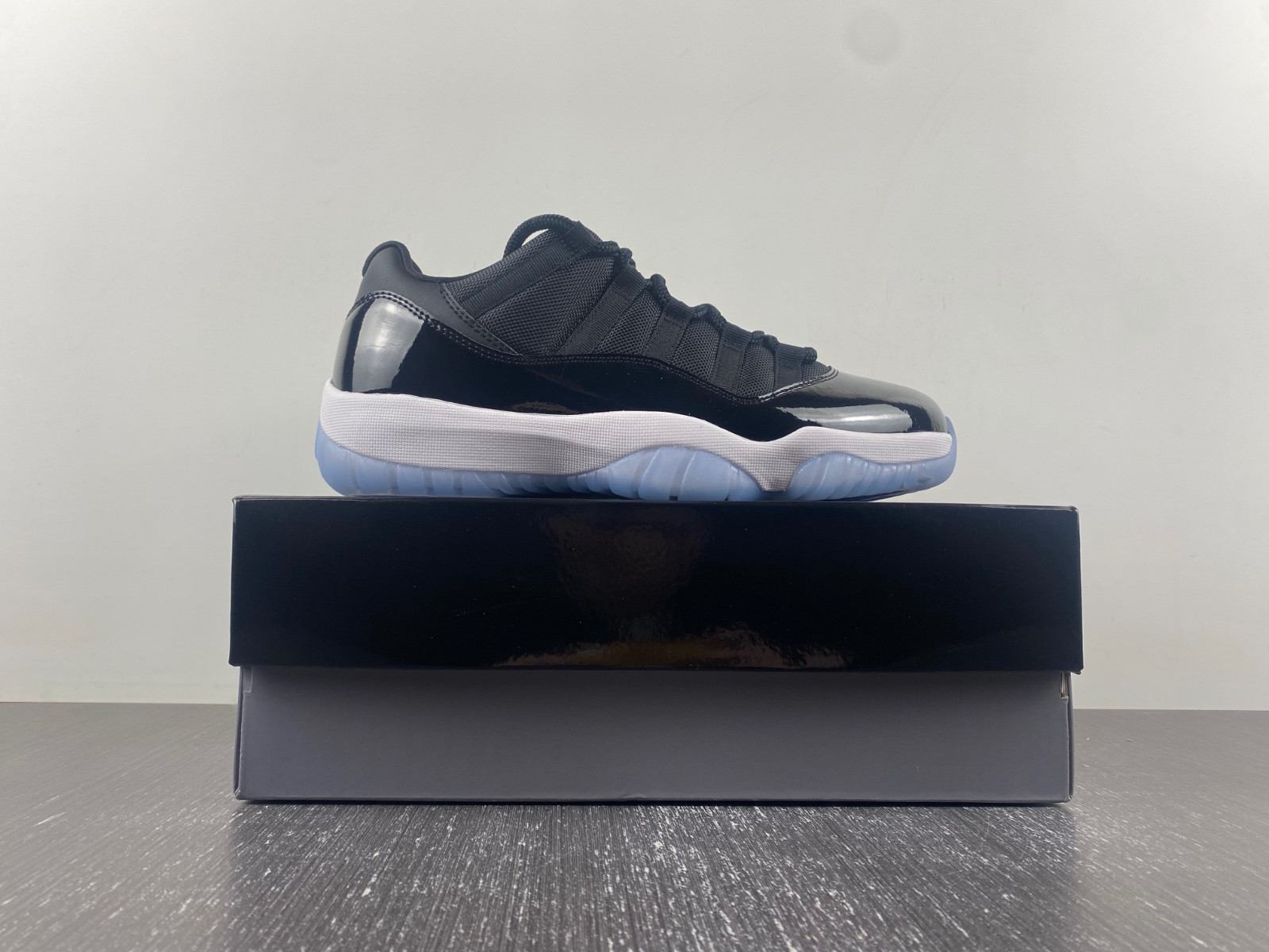 Air Jordan 11 Low