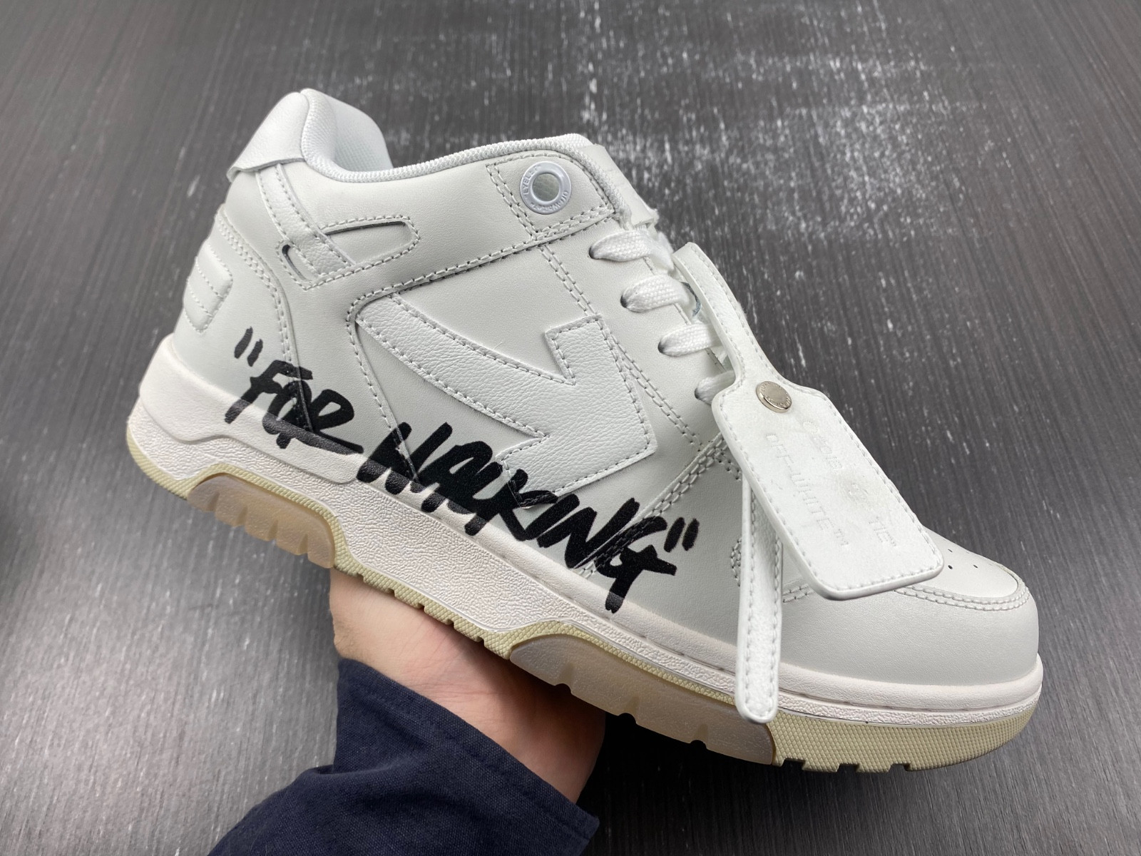 Off-White c/o Virgil Abloh